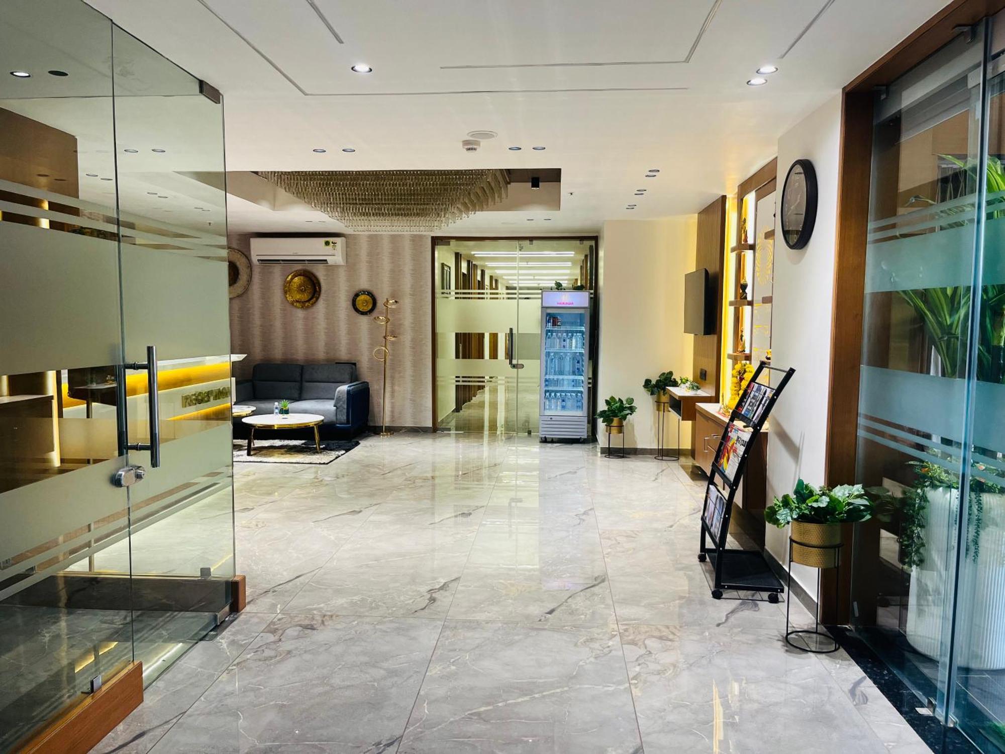 Hotel Royal Empire Gándhínagar Exteriér fotografie